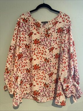 Floral V-Neck Long Sleeve Blouse in Soft Pink and Cream